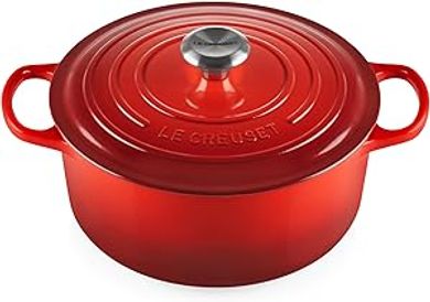 Le Creuset Signature 26cm Round Cocotte, Cherry Red, 5.3L
